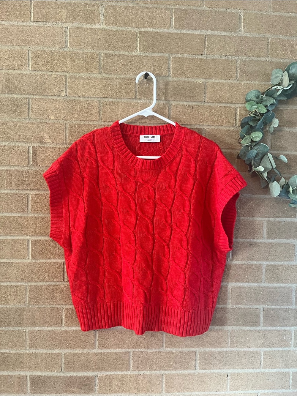 Double Zero Red Cable Knit Sleeveless Sweater Vest - Picture 2 of 4